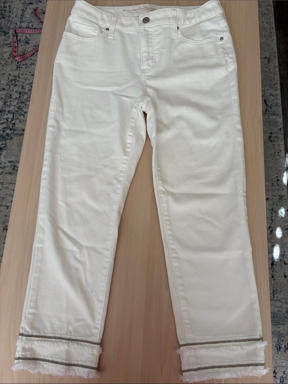 Women’s Chico's Size 0 Girlfriend Slimming Cropped Pants Jeans Frayed Hem